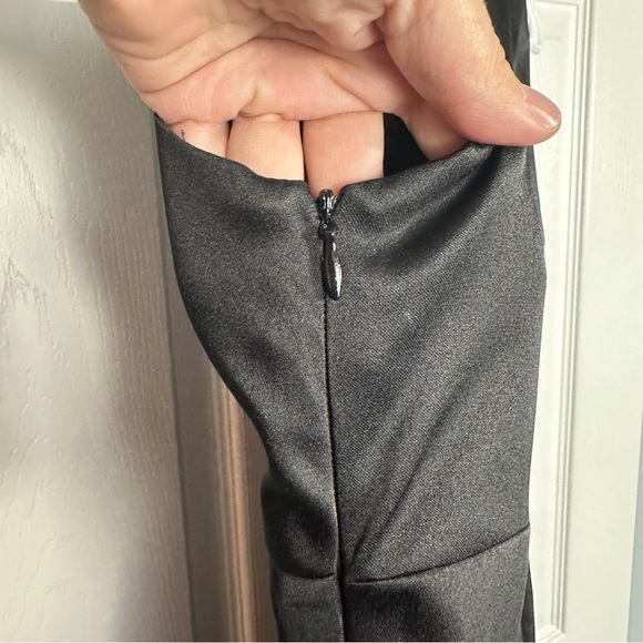 London Times size 8 little black dress, ruffle collar, v neck, event, party - Picture 7 of 7